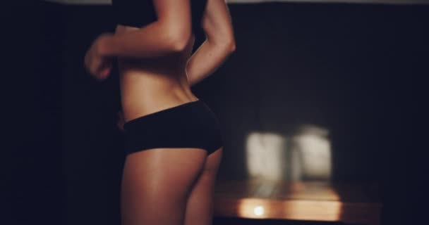 Sexy Woman Undress Body Underwear Training Exercise Workout Gym Locker — Stockvideo
