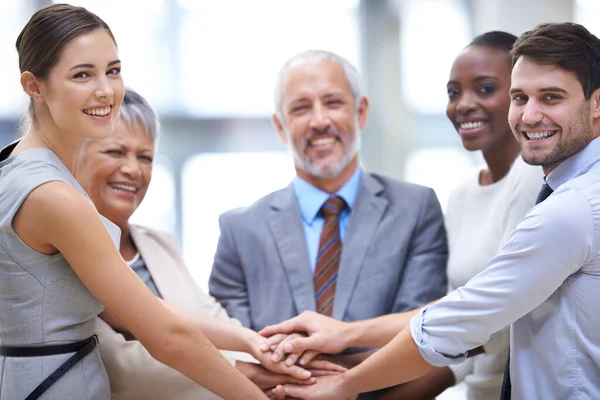 Наслаждаясь Своим Успехом Group Businessesspeople Putting Hands Together Unity — стоковое фото