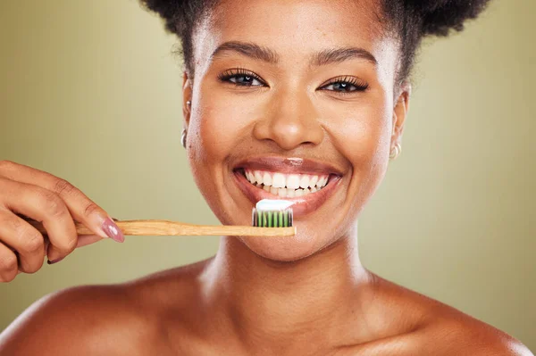 Borsta Tänderna Svart Kvinna Skönhet Och Tandhälsa Hälsosam Livsstil Och — Stockfoto