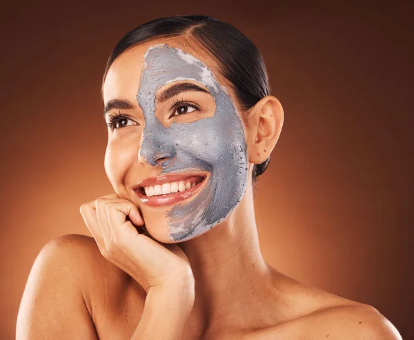 Πρόσωπο Ομορφιά Περιποίηση Δέρματος Και Γυναίκα Πήλινη Μάσκα Στο Στούντιο — Φωτογραφία Αρχείου