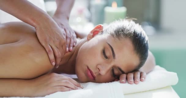 Massagem Nas Costas Spa Luxo Cura Fisioterapia Para Relaxar Músculo — Vídeo de Stock
