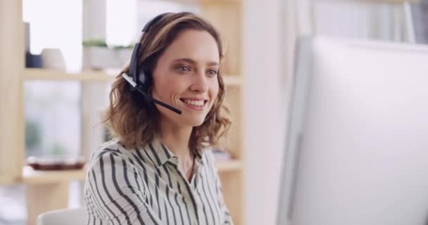 Sluchátka Call Centrum Žena Pro Zákaznickou Podporu Mluvení Konverzaci Úsměvem — Stock video