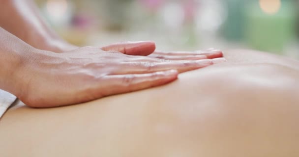 Massage Femme Spa Avec Mains Thérapeutes Bien Être Zen Calme — Video