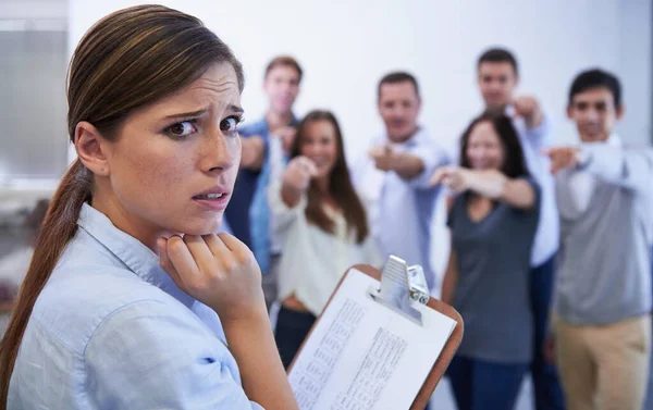 Denk Niet Dat Het Goed Gaat Een Angstige Jonge Vrouw — Stockfoto