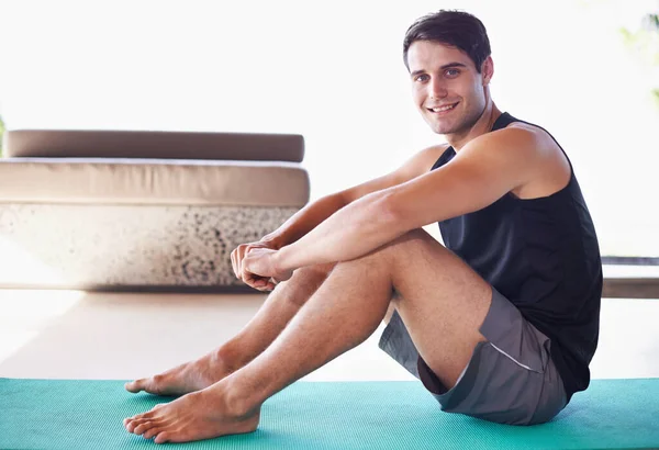 Encanta Empezar Día Con Una Clase Yoga Retrato Joven Feliz — Foto de Stock