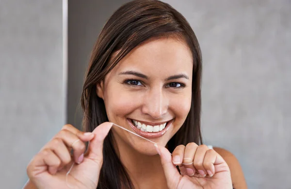Cavities Isolated Portrait Young Woman Happily Flossing — Stock Photo, Image