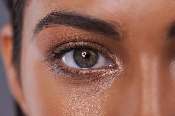 Kecantikan Ada Mata Yang Melihatnya Potret Closeup Dari Seorang Wanita — Stok Foto