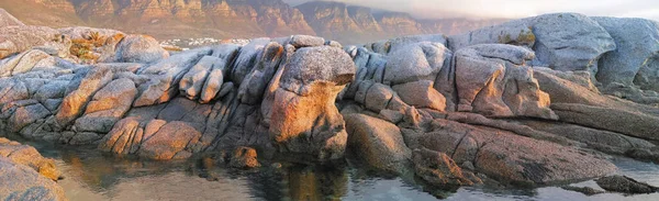 Lägervikens Kustlinje Stenig Kustlinje Camps Bay Sydafrika — Stockfoto