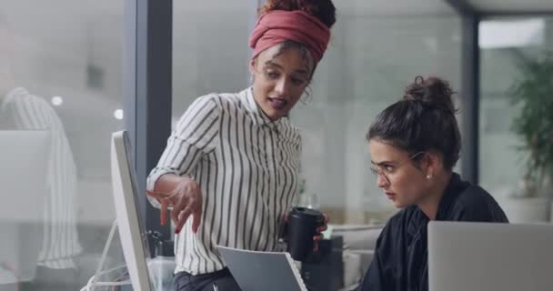 Frauen Designer Teamwork Und Digitales Marketing Computer Oder Webdesign Planung — Stockvideo