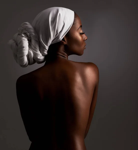 Första Dagsljuset Smeker Hennes Hud Profilbild Vacker Ung Etnisk Kvinna — Stockfoto
