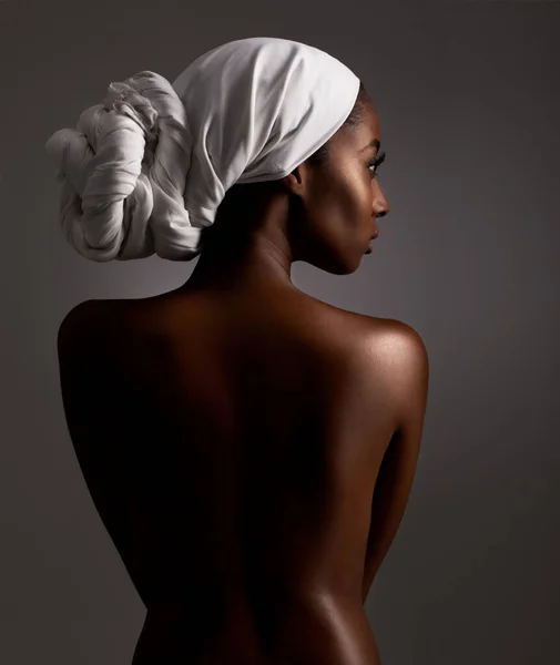 Basitlikte Güzellik Muhteşem Bir Afrikalı Kadının Profil Fotoğrafı — Stok fotoğraf