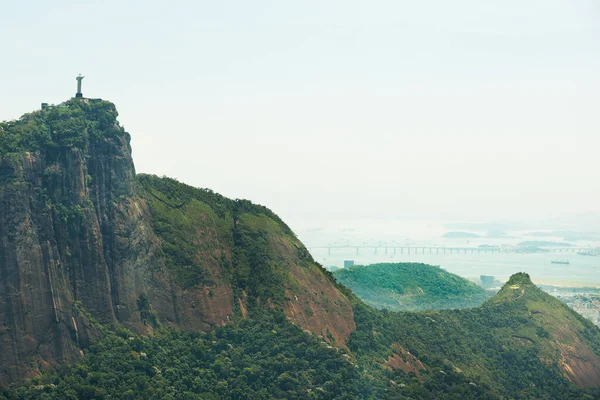 它是巴西基督教的象征 巴西里约热内卢的基督救赎者纪念碑 — 图库照片