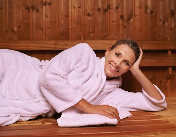Simmering Unten Der Sauna Eine Reife Frau Einer Sauna — Stockfoto