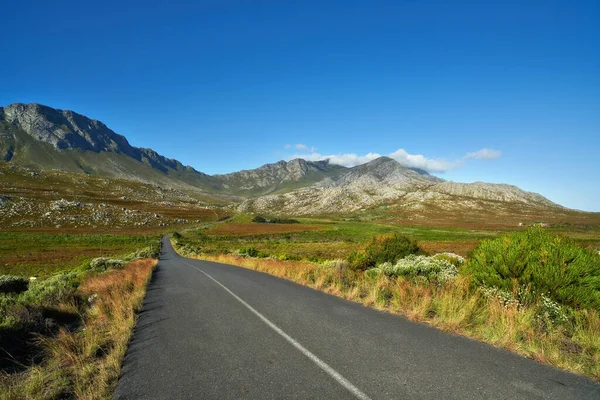 stock image Scenic South Africa. A country road meandering through a picturesque landscape