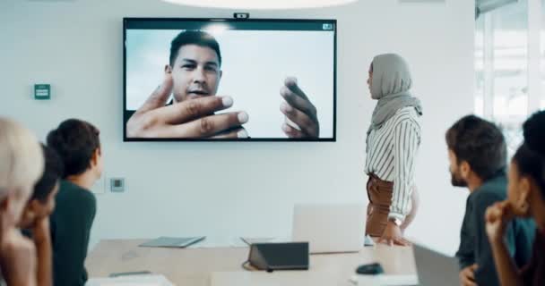 Видеоконференц Зал Экран Люди Деловом Общении Глобальное Обновление Персонала Ceo — стоковое видео