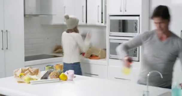 Lebensmittel Küchen Und Putzzeiten Der Lebensmitteltheke Mit Reinigungsprodukten Für Hygiene — Stockvideo