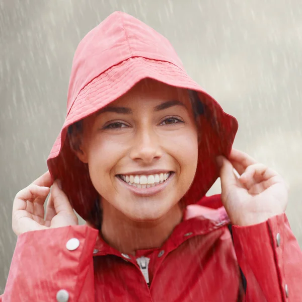 Little Rain Wont Get Attractive Young Woman Standing Rain — Stock Photo, Image