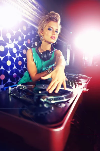 Listening Her Own Beats Young Female Listening Some Mixes Her — Stock Photo, Image