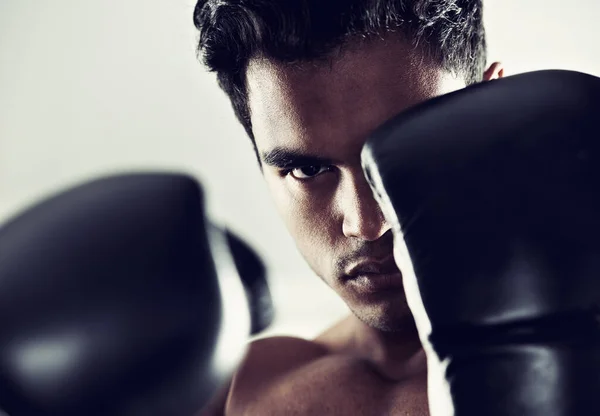 Está Dedicado Deporte Del Boxeo Retrato Primer Plano Joven Boxeador —  Fotos de Stock