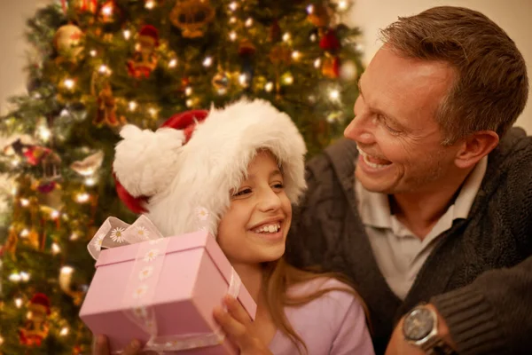 Dad What Did You Get Cute Girl Excited Opening Present — Stock Photo, Image