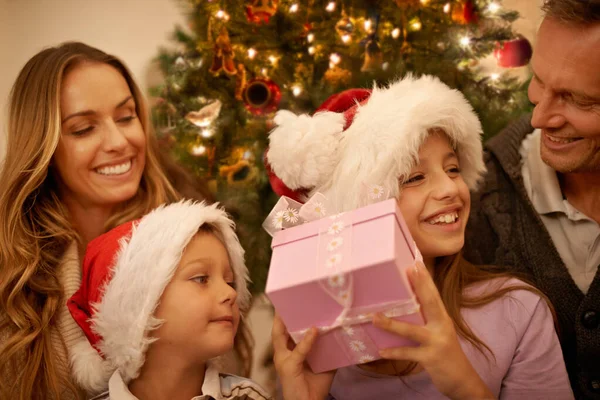 Hear Rattle Little Girl Receiving Christmas Present — Stock Photo, Image