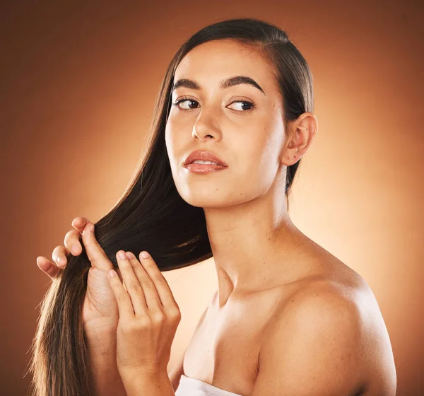 Шкідливість Краса Догляд Волоссям Портрет Жінки Тримає Волосся Руках Натуральний — стокове фото