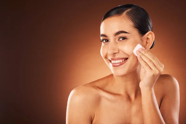 Beauty Skincare Cotton Pad Woman Face Portrait Makeup Remover Facial — Stock Photo, Image