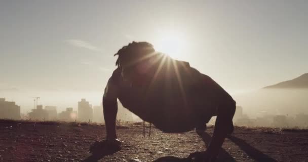 Silhouet Lichaamsbeweging Man Die Pushup Outdoor Fitness Wellness Doet Voor — Stockvideo