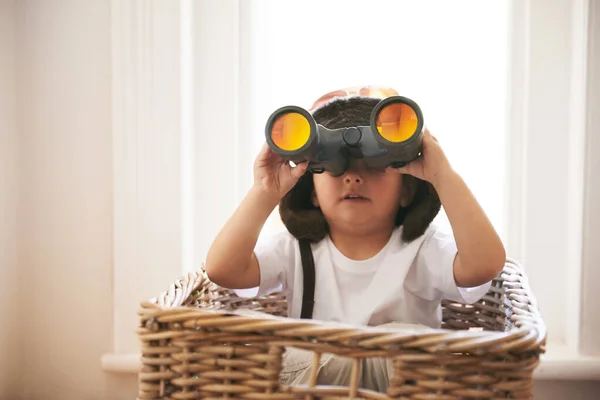 Imagination Skys Limit Little Boy Sitting Basket Looking Binoculars — Stock Photo, Image
