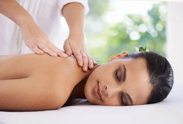 Vita Non Meglio Cosi Una Giovane Donna Che Gode Massaggio — Foto Stock