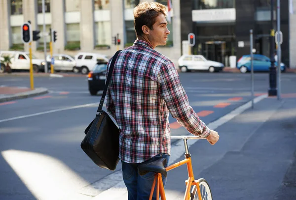 Seu Modo Transporte Preferido Homem Bonito Viajando Bicicleta Cidade — Fotografia de Stock