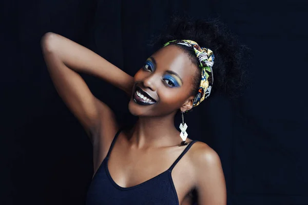 Ela Uma Verdadeira Beleza Africana Uma Bela Mulher Africana Posando — Fotografia de Stock