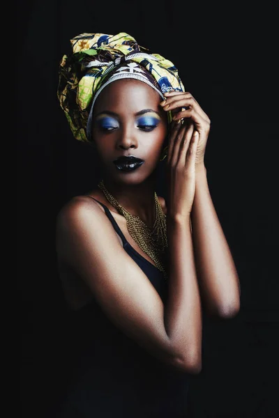 Est Une Vraie Beauté Africaine Une Belle Femme Africaine Posant — Photo