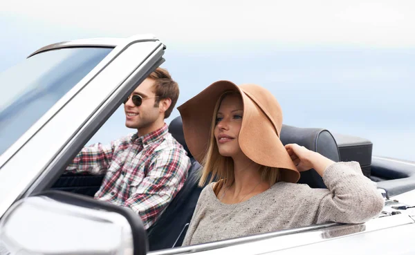 Relaxed Road Trip Young Couple Enjoying Drive Convertible — Stock Photo, Image