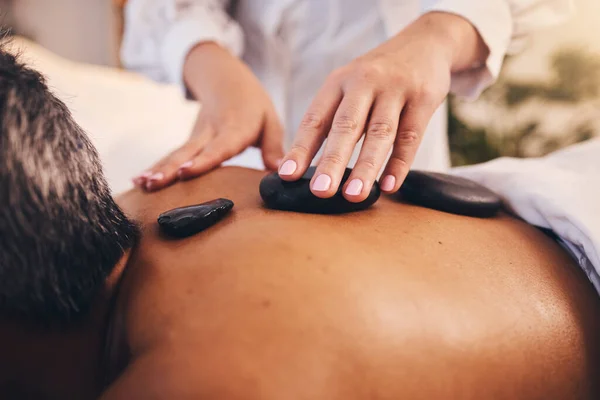 Handen Stenen Massage Ontspannende Therapie Voor Huidverzorging Schoonheid Kalme Spa — Stockfoto