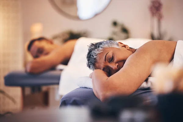 Couple Âge Mûr Massage Spa Rendez Vous Dans Salon Hôtel — Photo