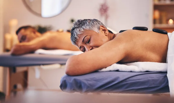 Spa Koppel Ontspan Stenen Massage Wellness Luxe Zen Therapie Huidverzorging — Stockfoto