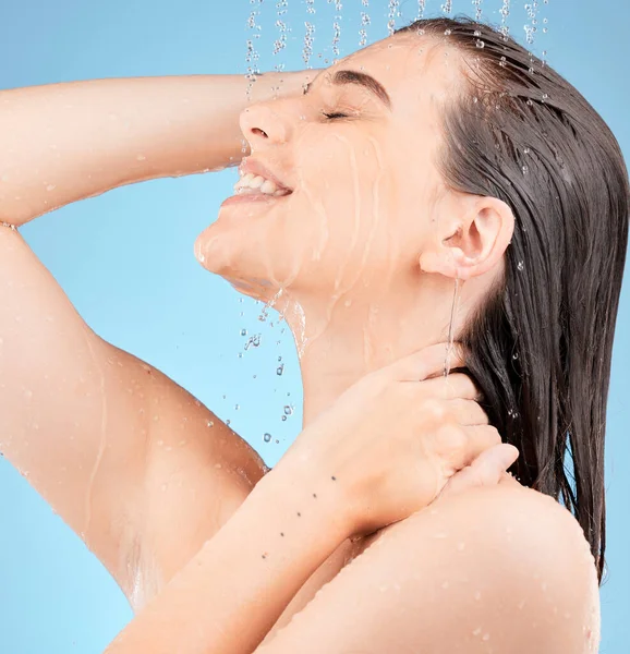 Happy Woman Shower Water Drops Studio Blue Healthy Glow Shine — Stock Photo, Image