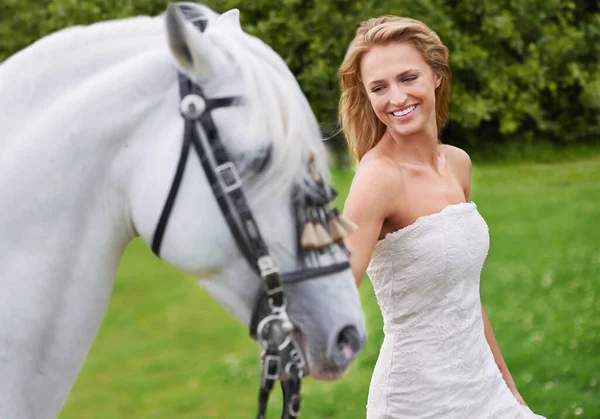 Giving Her Stallion Attention Deserves Stunning Young Bride Giving Her — Stock Photo, Image