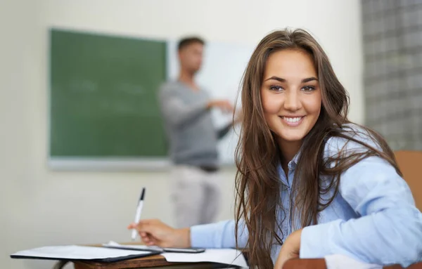 She Never Skips Class Attractive Young Student Sitting Classroom Smiling — Stock Photo, Image