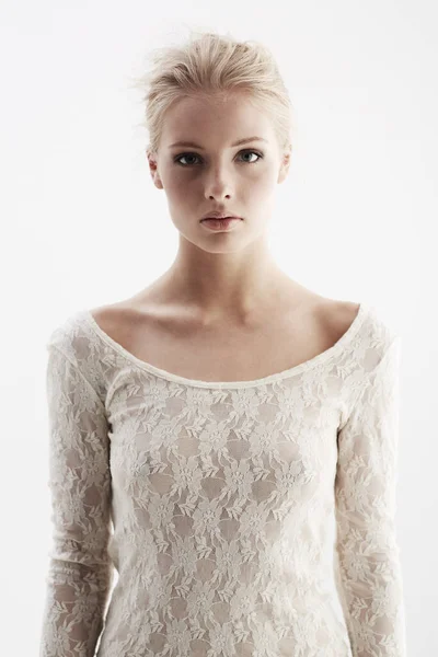 Śliczna Koronkowej Bieliźnie Wspaniała Blondynka Modeling Jej Moda Koronki Studio — Zdjęcie stockowe