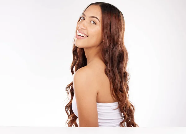 Pielęgnacja Włosów Wellness Piękno Włosów Kobiety Zadowolonej Kosmetycznych Rozszerzeń Fryzjerskich — Zdjęcie stockowe