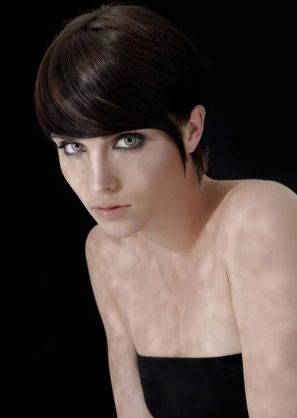 Einfach Makellose Weiblichkeit Eine Wunderschöne Dunkelhaarige Frau Mit Perfekter Haut — Stockfoto