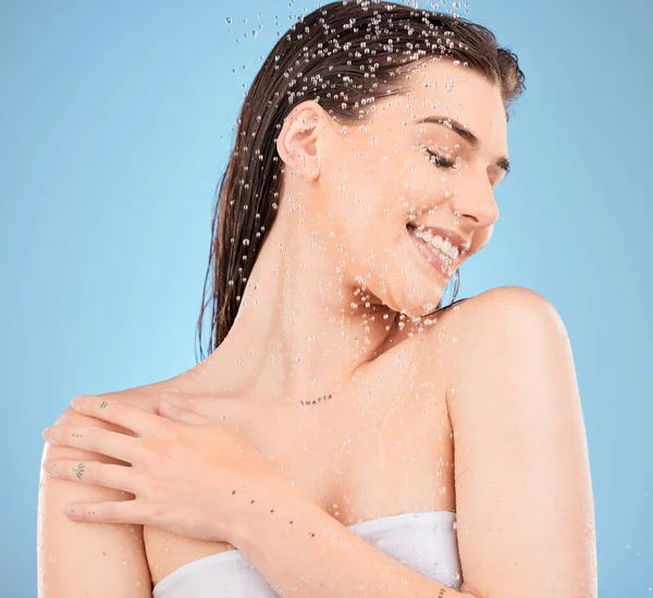 Schönheit Hautpflege Und Wasser Mit Frau Der Dusche Zur Reinigung — Stockfoto