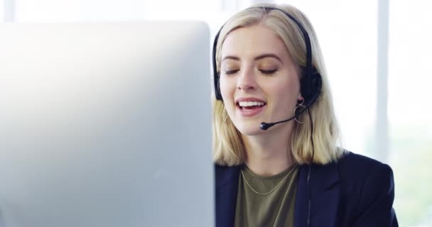 Call Center Kundenservice Und Vertrieb Mit Einer Mitarbeiterin Die Ihrem — Stockvideo