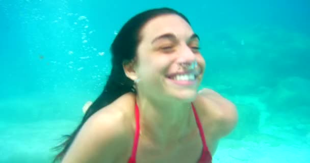 Bikini Úszás Víz Alatt Óceán Nyári Vakáció Nyaralás Trópusi Kaland — Stock videók
