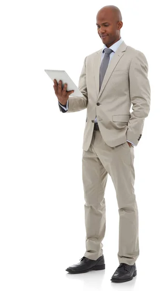 Berührende Technologie Ein Junger Afroamerikanischer Geschäftsmann Mit Einem Digitalen Tablet — Stockfoto