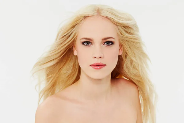 Přírodní Krása Portrét Krásné Blondýny Bílém Pozadí — Stock fotografie