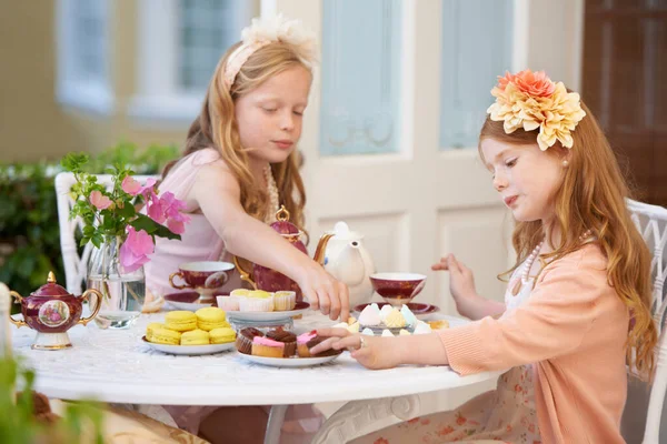 Fancy Cuppa Two Young Girls Having Tea Party Backyard — ストック写真