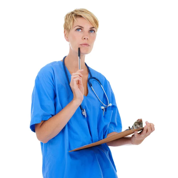 Pensando Curso Certo Tratamento Uma Jovem Médica Segurando Uma Prancheta — Fotografia de Stock